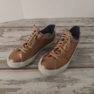 Veja Gold Tennis Shoes sz 7